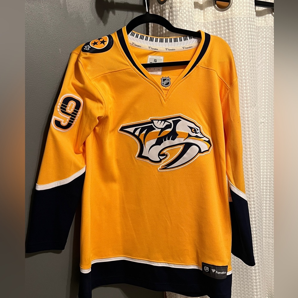 Nashville Predators Jersey! Amazing quality worn 1 time! Romani Josi 59